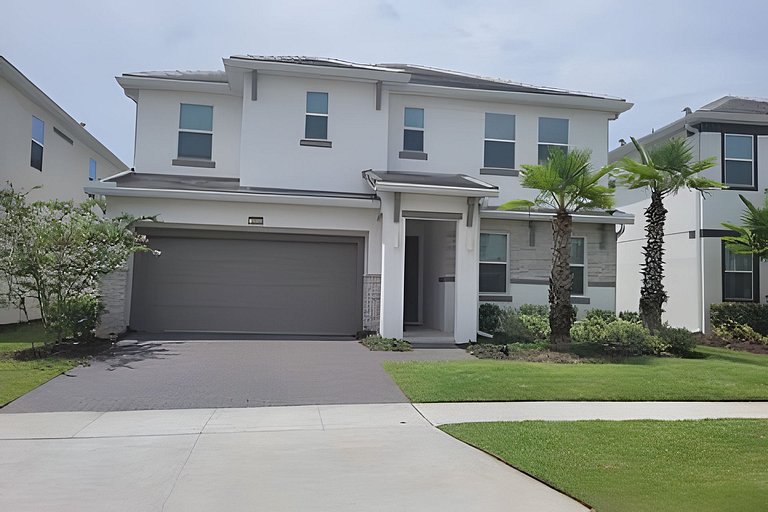 Short Term Vacation Rental Pool Home near Disney & malls
