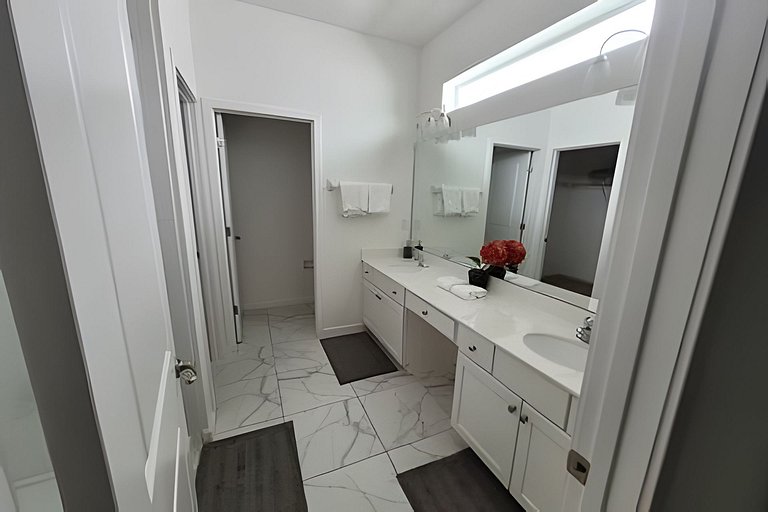 Short Term Vacation Rental Pool Home near Disney & malls