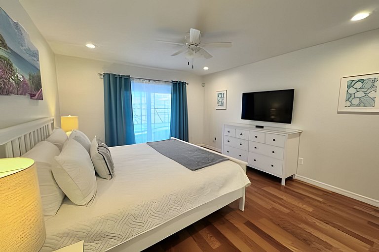 Short Term Vacation Rental Pool Home near Disney & malls