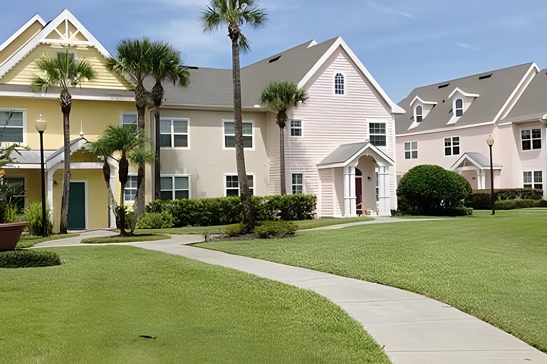 Short Term Vacation Rental Pool Home near Disney & malls