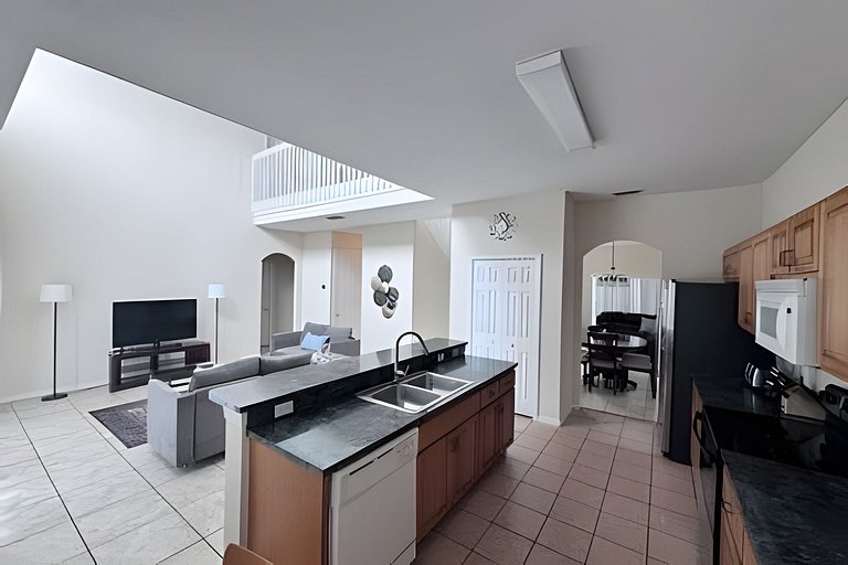 Short Term Vacation Rental Pool Home near Disney & malls