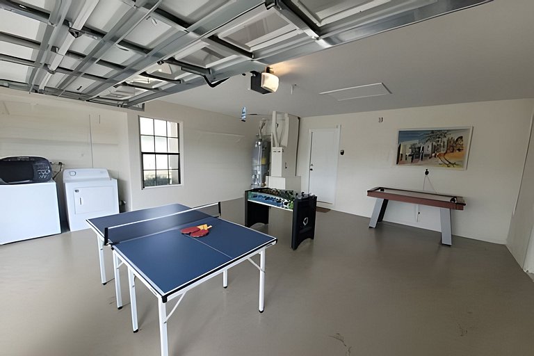 Short Term Vacation Rental Pool Home, Games near Disney