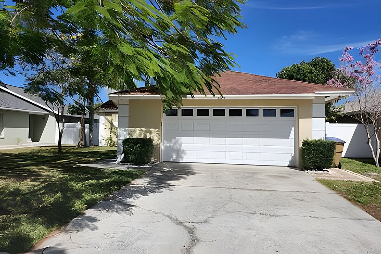 Short Term Vacation Rental Pool Home, Games near Disney