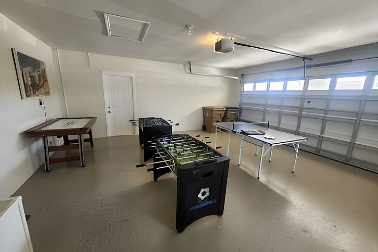 Short Term Vacation Rental Pool Home, Games near Disney