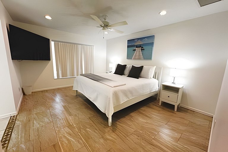 Short Term Vacation Rental Pool Home, Games near Disney