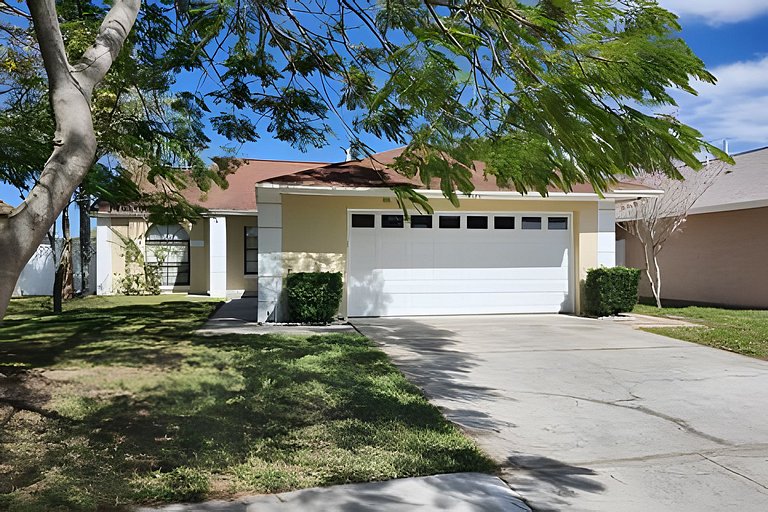 Short Term Vacation Rental Pool Home, Games near Disney