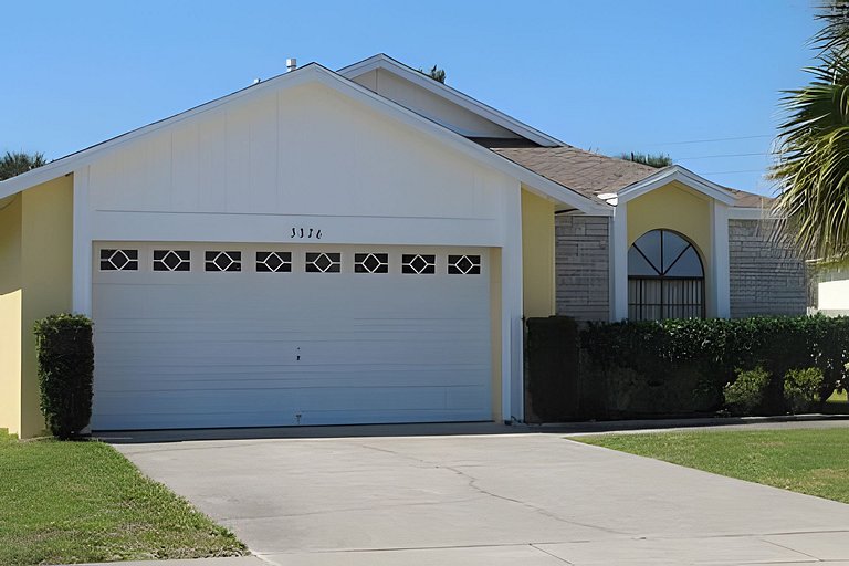 Short Term Vacation Rental Pool Home near Disney & malls