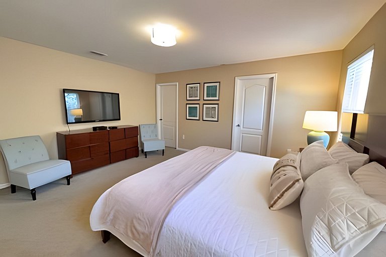 Short Term Vacation Rental Pool Home near Disney & malls