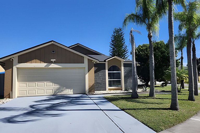 Short Term Vacation Rental Pool Home near Disney & malls