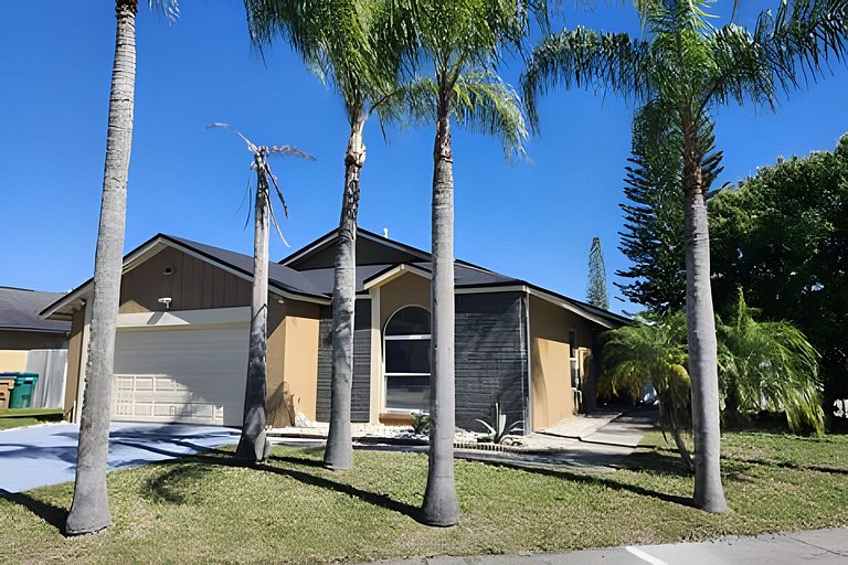 Short Term Vacation Rental Pool Home near Disney & malls