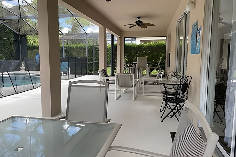 Emerald Island Resort : Pool & Games Room