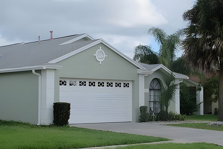 Short Term Vacation Rental Pool Home near Disney & malls