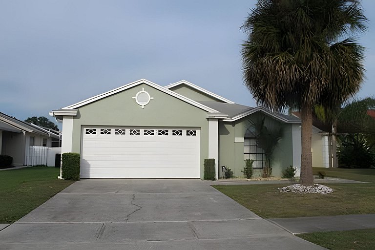 Short Term Vacation Rental Pool Home near Disney & malls