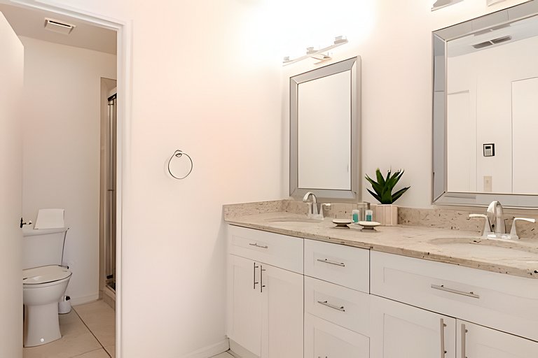 Short Term Vacation Rental Pool Home near Disney & malls