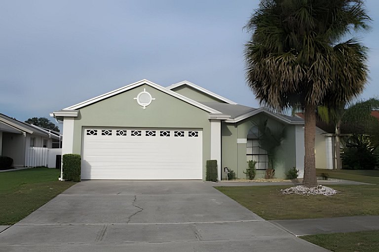 Short Term Vacation Rental Pool Home near Disney & malls