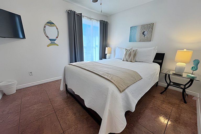 Short Term Vacation Rental Pool Home near Disney & malls