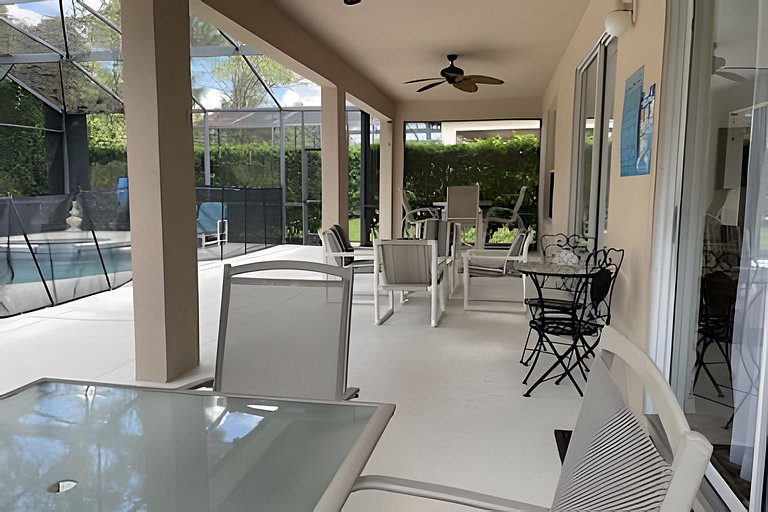 Emerald Island Resort : Pool & Games Room