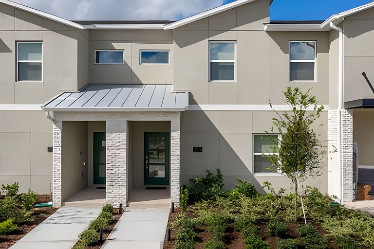 Short Term Vacation Rental Pool Home near Disney & malls