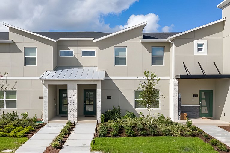 Short Term Vacation Rental Pool Home near Disney & malls