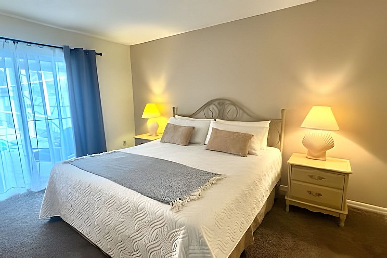 Short Term Vacation Rental Pool Home near Disney & malls