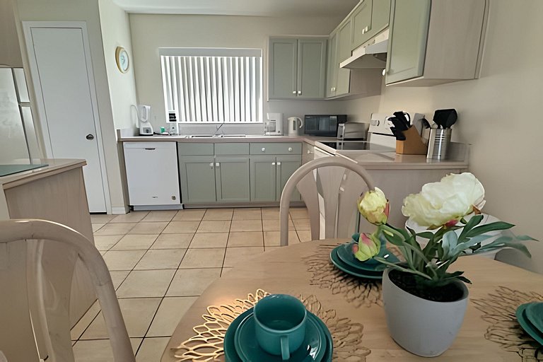 Short Term Vacation Rental Pool Home near Disney & malls