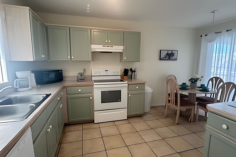 Short Term Vacation Rental Pool Home near Disney & malls