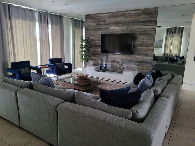 Encore Reunion Short Term Vacation Rental Disney Pool Villa
