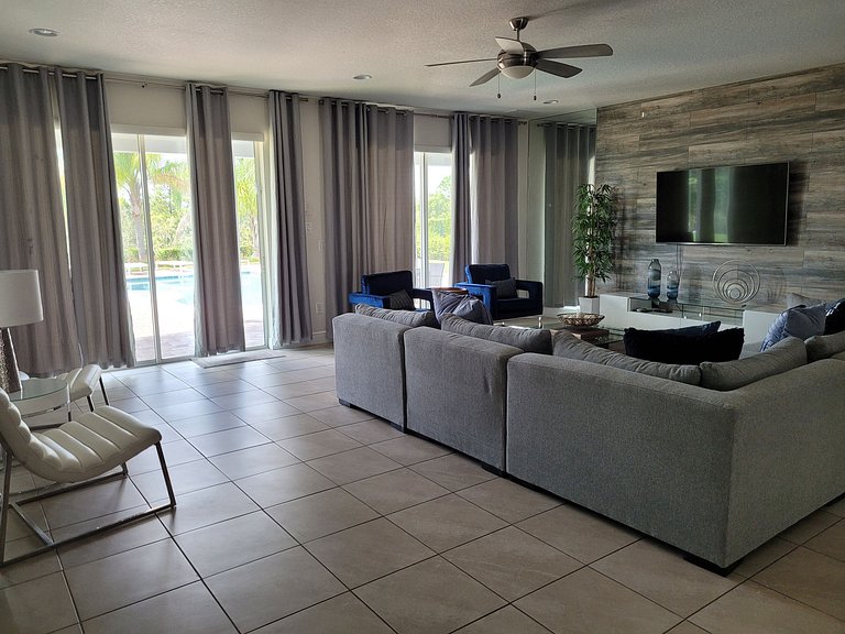 Encore Reunion Short Term Vacation Rental Disney Pool Villa