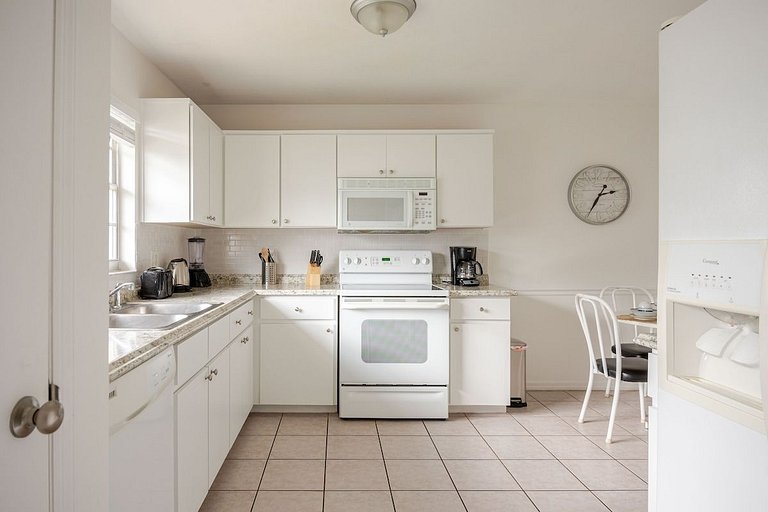 Short Term Vacation Rental Pool Home near Disney & malls
