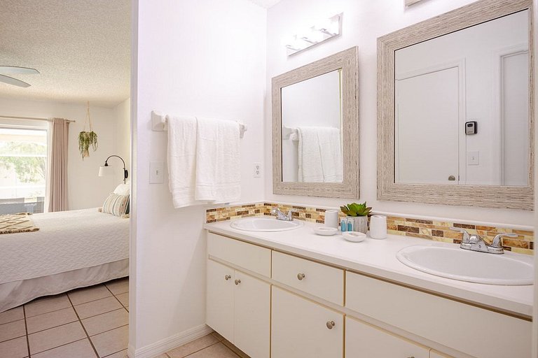 Short Term Vacation Rental Pool Home near Disney & malls