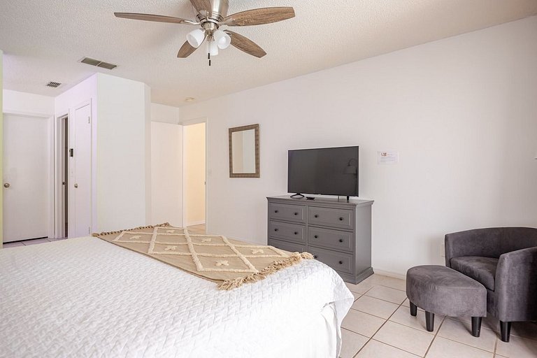 Short Term Vacation Rental Pool Home near Disney & malls