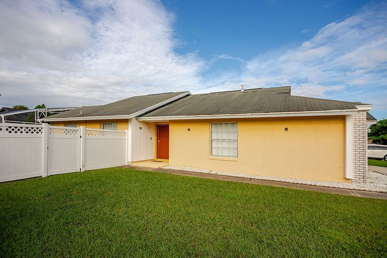 Short Term Vacation Rental Pool Home near Disney & malls