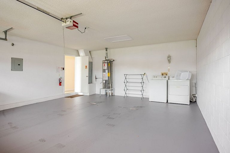 Short Term Vacation Rental Pool Home near Disney & malls