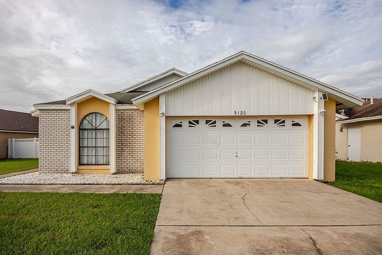 Short Term Vacation Rental Pool Home near Disney & malls