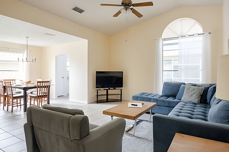 Short Term Vacation Rental Pool Home near Disney & malls