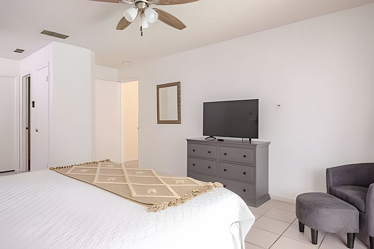 Short Term Vacation Rental Pool Home near Disney & malls