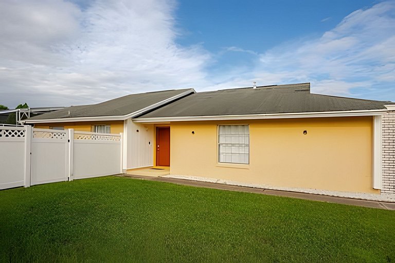 Short Term Vacation Rental Pool Home near Disney & malls