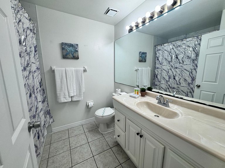 Centrally Located Pool Home near Disney, Malls