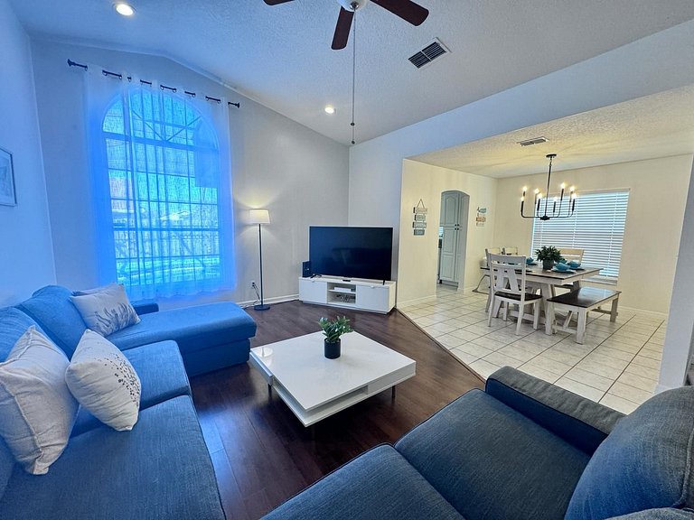 Centrally Located Pool Home near Disney, Malls