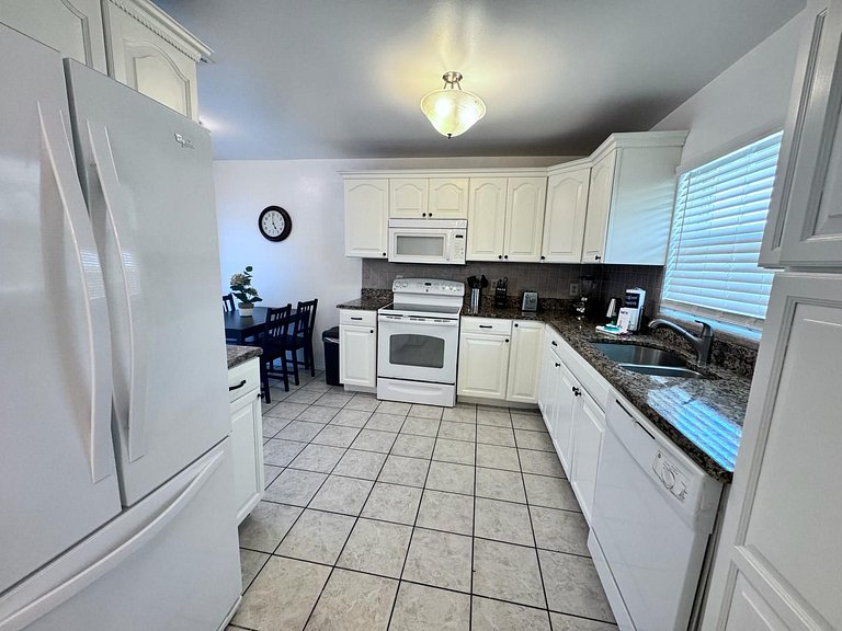 Centrally Located Pool Home near Disney, Malls