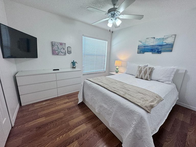 Centrally Located Pool Home near Disney, Malls
