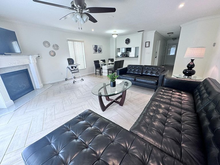 Central Located Pool Home near Disney & Malls