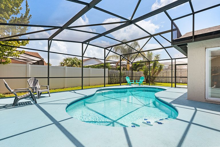 10 Minutes to Disney! 3BD Villa with Pool and Game Room