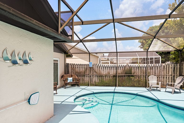 10 Minutes to Disney! 3BD Villa with Pool and Game Room