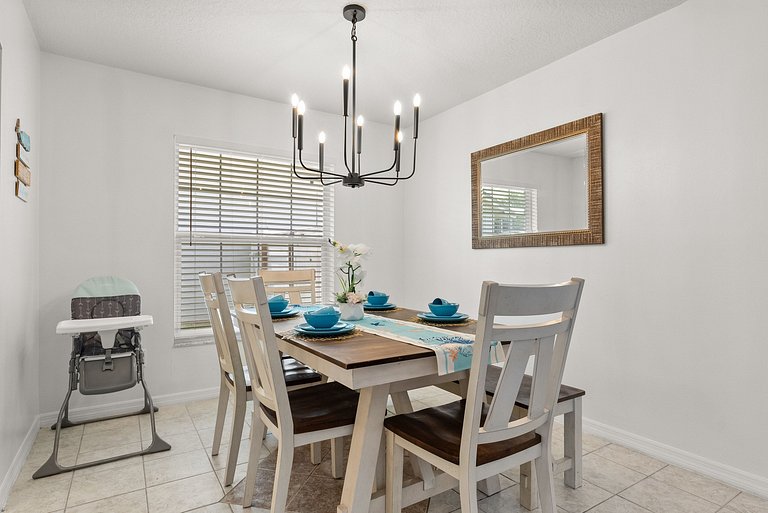 10 Minutes to Disney! 3BD Villa with Pool and Game Room