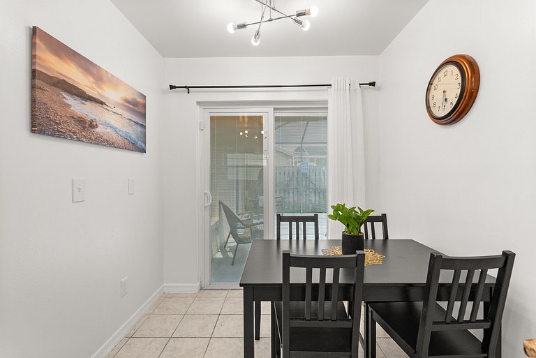 10 Minutes to Disney! 3BD Villa with Pool and Game Room
