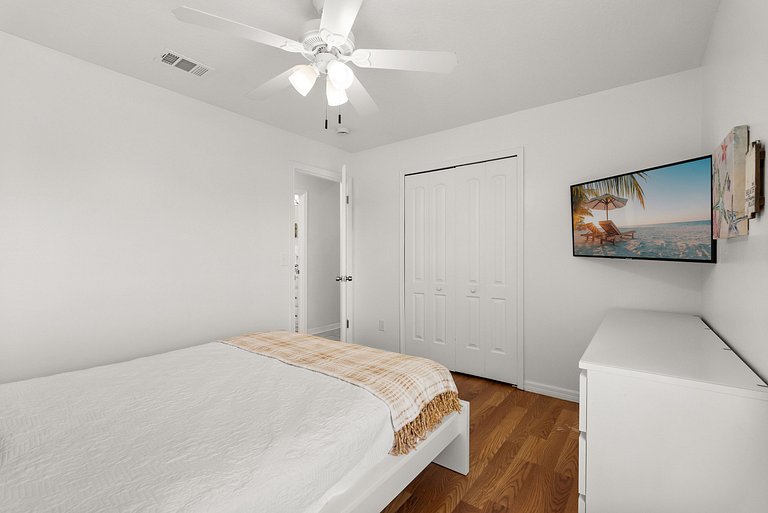 10 Minutes to Disney! 3BD Villa with Pool and Game Room