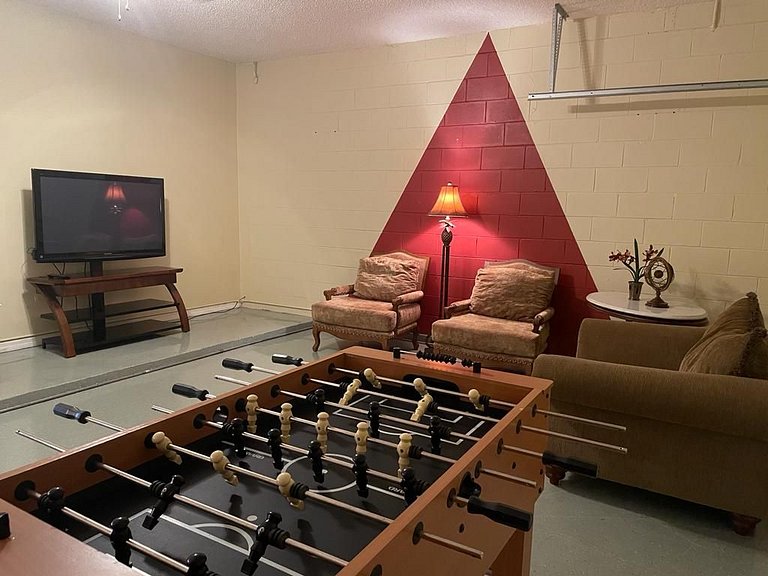 Emerald Island Resort w/ Pool & Game Room