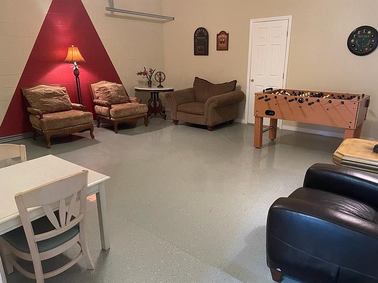 Emerald Island Resort w/ Pool & Game Room