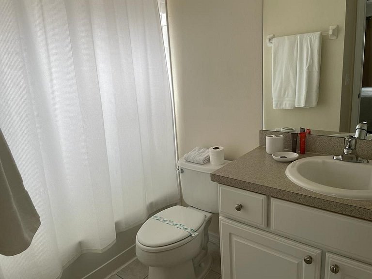 Emerald Island Resort w/ Pool & Game Room